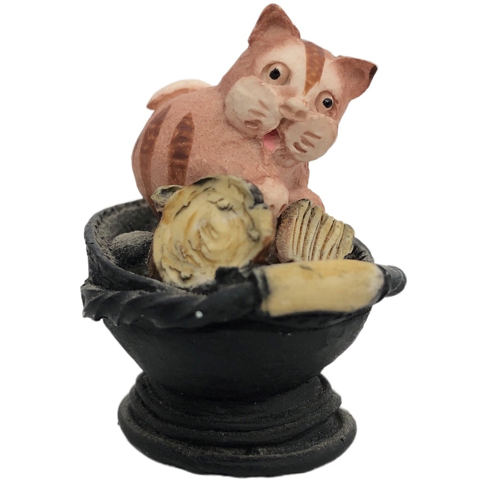 Vintage Peter Fagan Coal Scuttle Cat Colour Box Kitty Cat Mini Figurine
